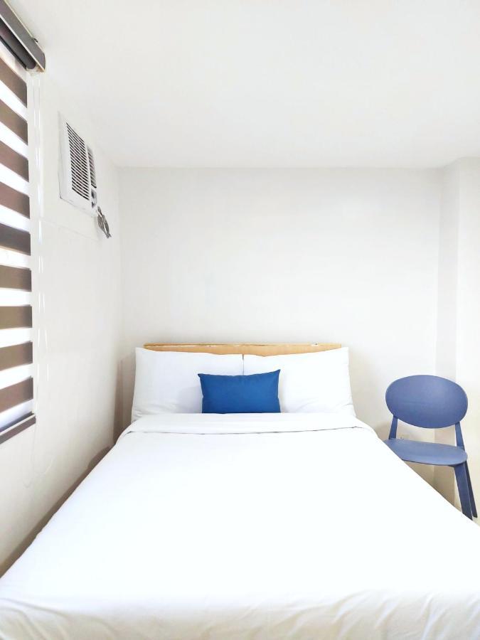 Airobedz Makati - A Value Hotel Manila Esterno foto